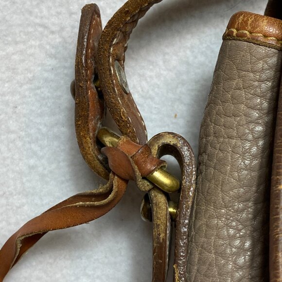 Vintage Dooney & Bourke All Weather Crossbody Bag Tan Taupe Leather 90s - Picture 15 of 16